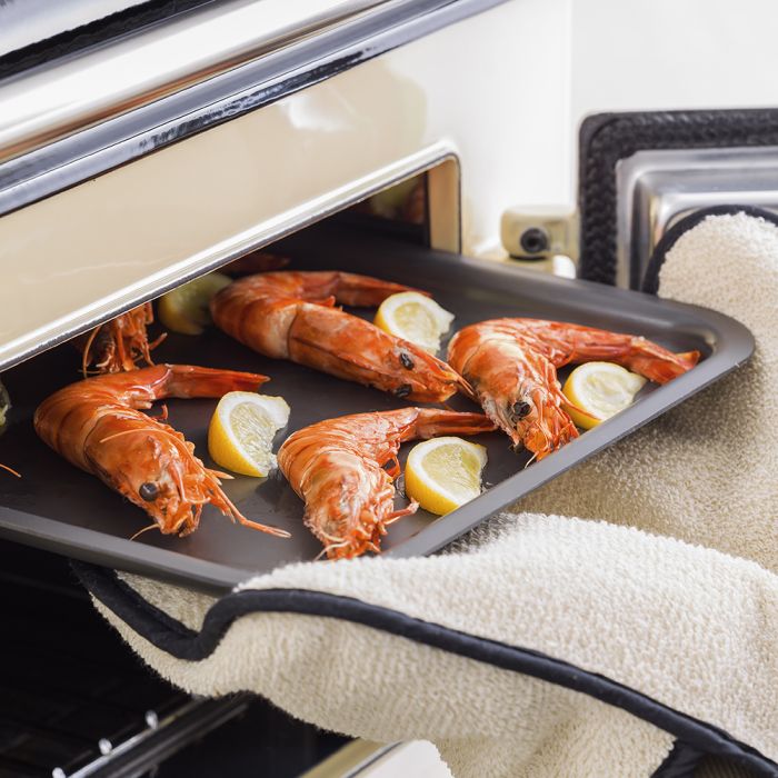Full size baking tray for use with Aga range cookers 'fits on